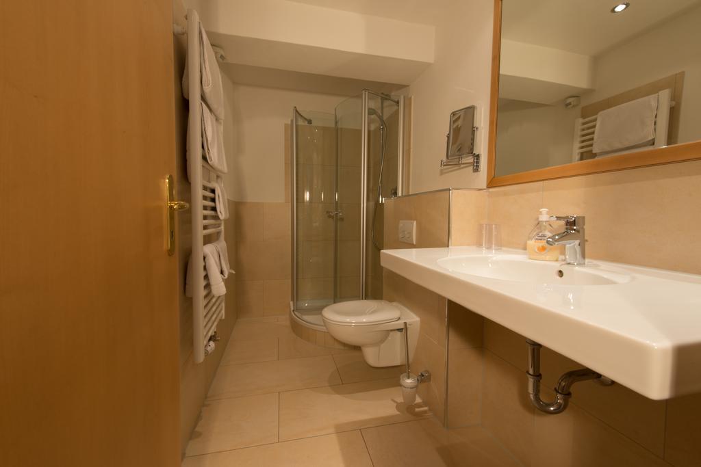 Hotel St. Ulrich Garni オットーベウーレン エクステリア 写真
