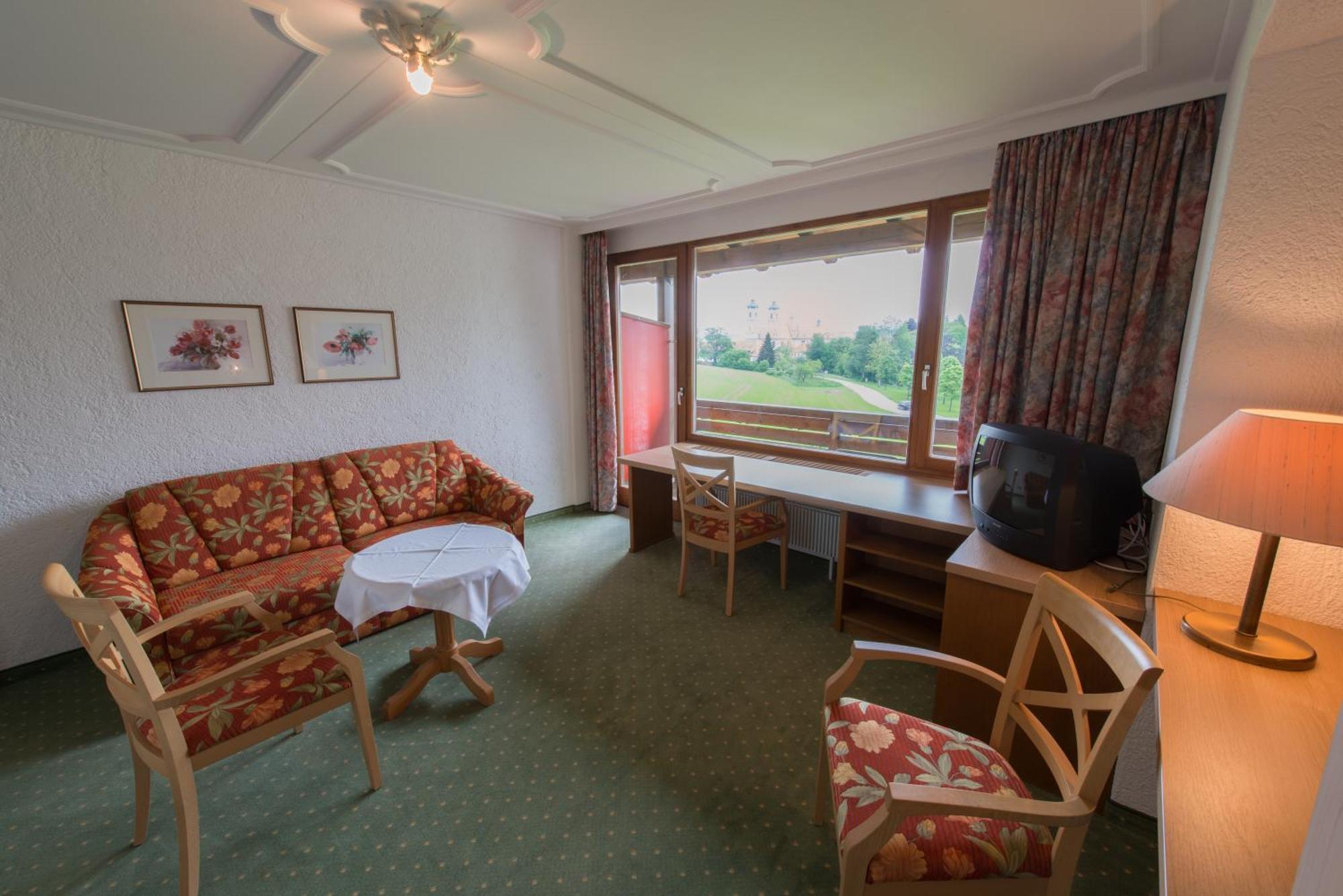 Hotel St. Ulrich Garni オットーベウーレン 部屋 写真
